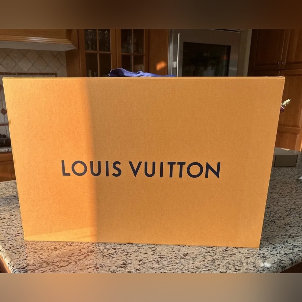Authentic Extra Large Louis Vuitton Storage Gift … - image 1